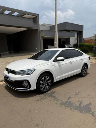 VOLKSWAGEN VIRTUS 1.0 200 TSI HIGHLINE AUTOMÁTICO